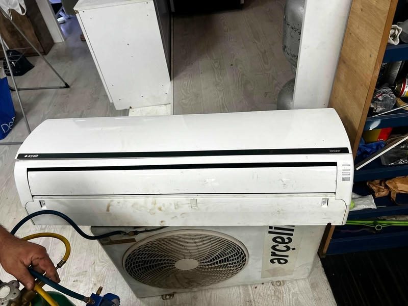 Servis tezgâhında klima ünitesi